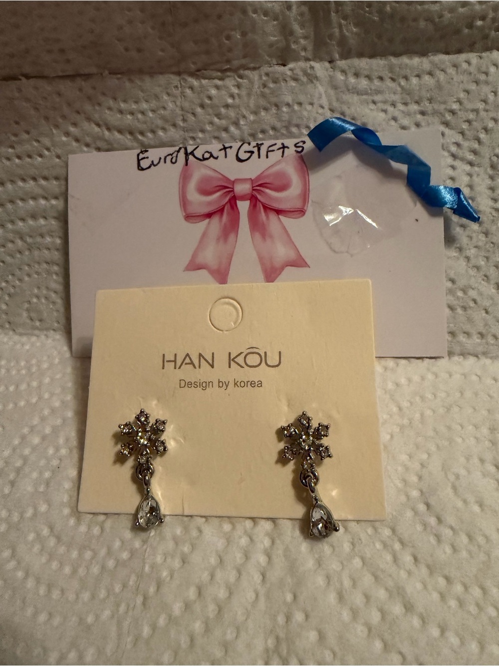 Silver Crystal Snowflake Drop Earrings - Silver NEW NWT